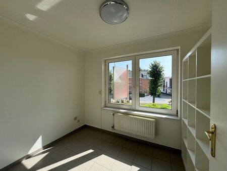 Zeer ruime huurwoning met o.a. 3 slpks en garage - Foto 4