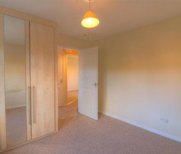 2 bedroom maisonette to rent - Photo 2