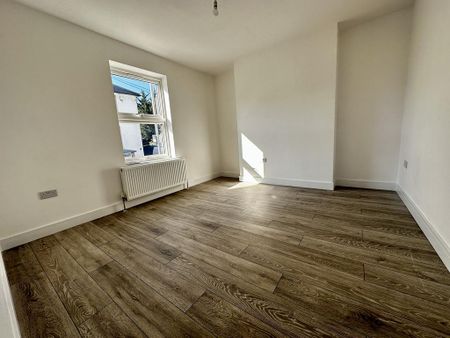 6 bedroom end of terrace house to rent - Photo 3