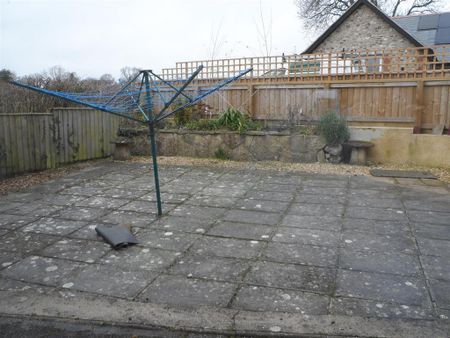 4 bedroom detached house to rent - Photo 4