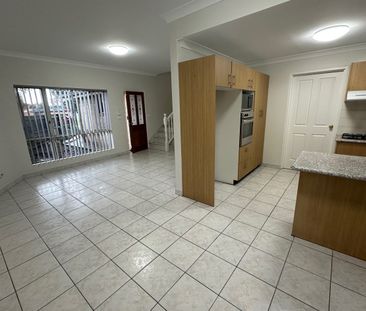 Modern two bedroom plus study townhouse - Photo 5