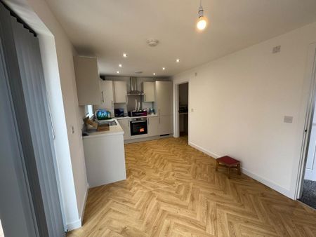 3 bedroom detached house to rent - Photo 4