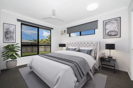 Beautifully Renovated Home on Spacious Corner Block - Photo 5