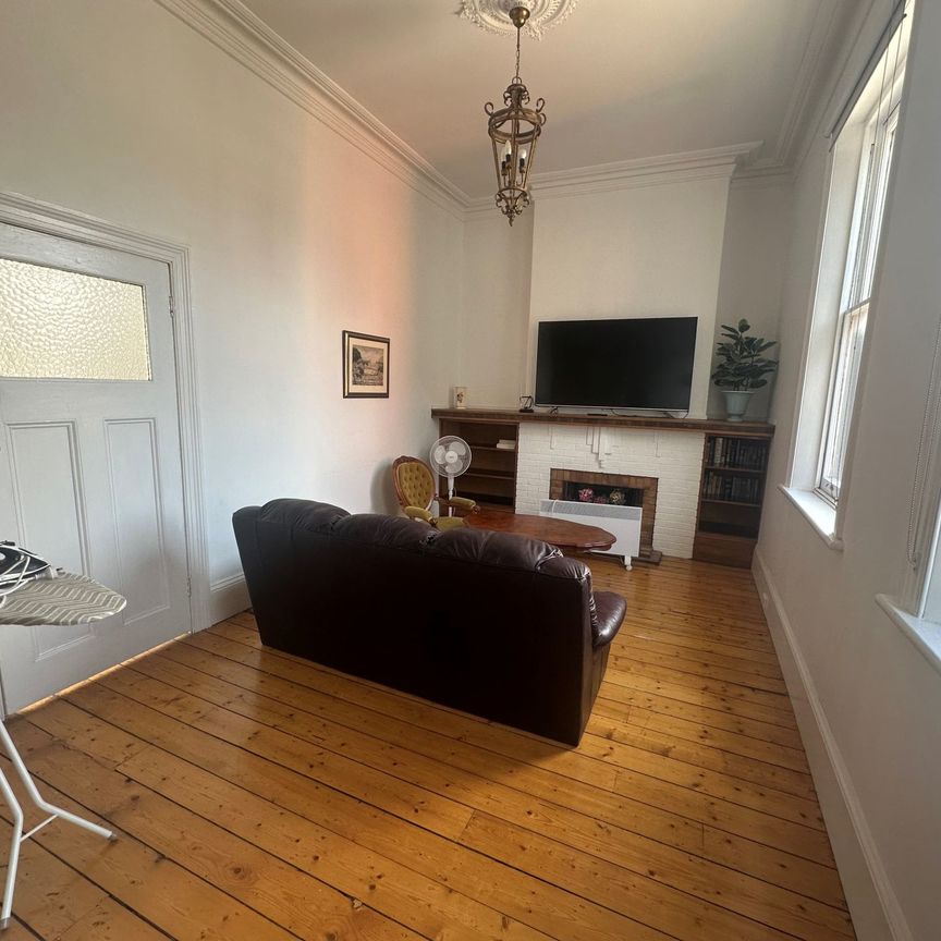 Central Furnished Living. - Photo 1