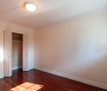 Unfurnished and Updated Dundarave Home - Photo 5