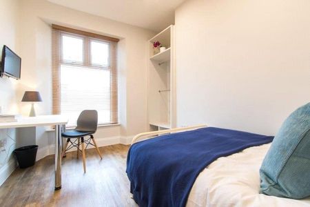 3 bedroom apartment to rent - Photo 4