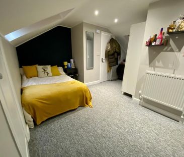 1 bedroom in a house share to rent - Photo 3