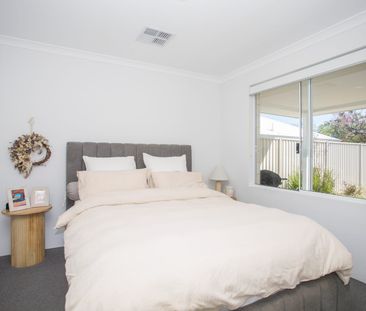 Coastal Living Awaits - Photo 5