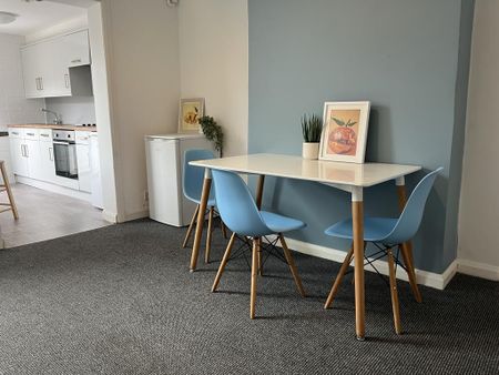 2 bedroom terraced house to rent - Photo 3