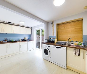 1 bedroom in a house share to rent - Photo 5