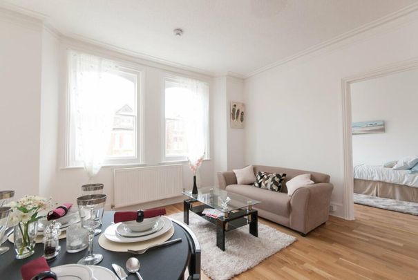 2 bedroom flat to rent - Photo 1