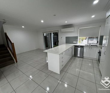 Townhouse - Ducted Aircon & Solar - Photo 4