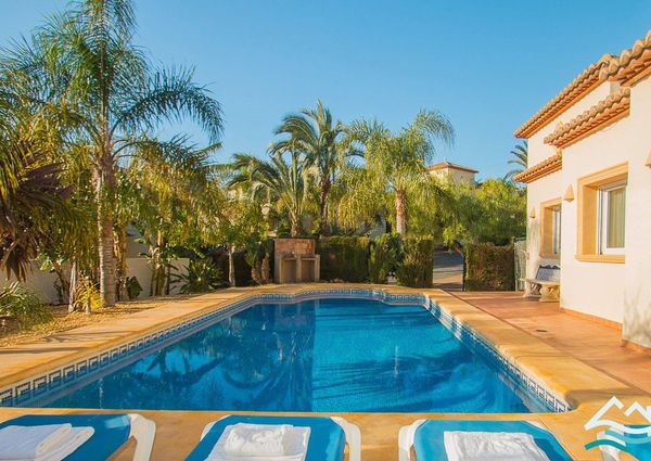 VILLA FOR RENT ALL YEAR ROUND WITH PRIVATE POOL IN MORAIRA
