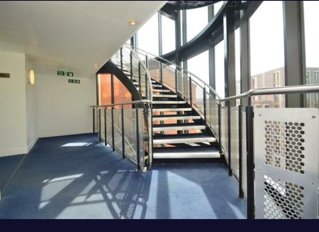 2 Bed Flat, Perth Road, IG2 - Photo 4