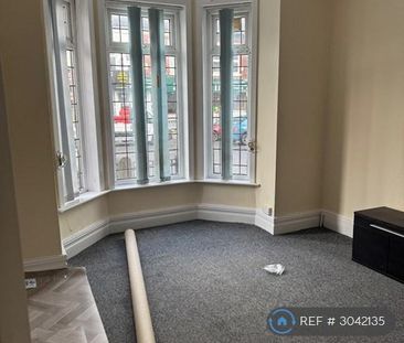 4 bedroom semi-detached house to rent - Photo 1