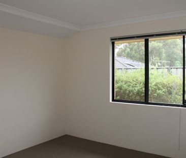 Lovely Home Close to Shops & Freeway Access - Photo 5