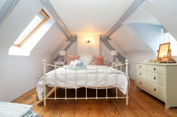 18684354, Captains Cottage, Bude Street, Appledore - Photo 1