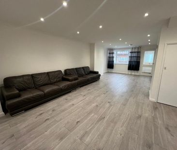 3 bedroom terraced house to rent - Photo 3