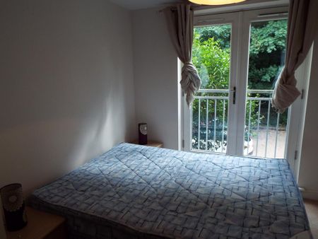 2 bedroom flat to rent - Photo 4