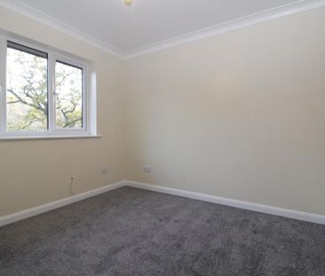 Flat K Araby Court Lawrence Grove, Southampton - Photo 2