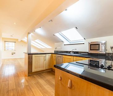 2 bedroom flat to rent - Photo 2