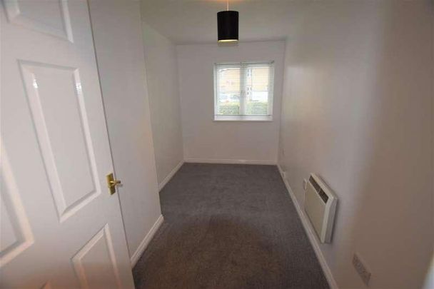 Winton Road, Stratton, SN3 - Photo 1