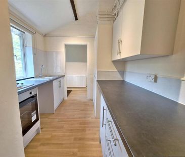 3 bedroom detached house to rent - Photo 6