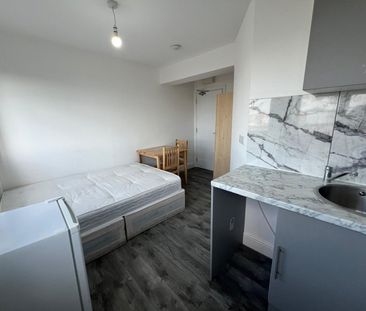Bedsit, High Road, IG1 - Photo 2