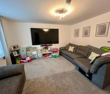 3 bedroom semi-detached house to rent - Photo 2