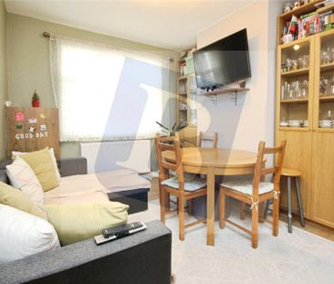 2 bedroom maisonette to rent - Photo 2