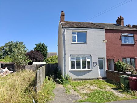 3 bedroom semi-detached house to rent - Photo 2