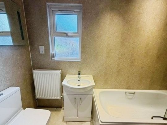 3 bedroom House To Let - Photo 1