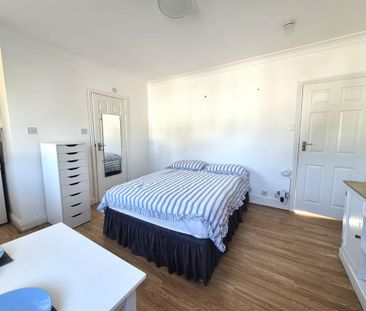 Studio to rent - Photo 5
