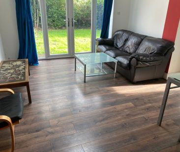 5 bedroom semi-detached house on Marlborough Road, CV2 4ES. - Photo 2