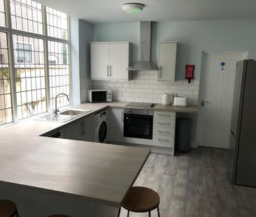1 bedroom in a house share to rent - Photo 2
