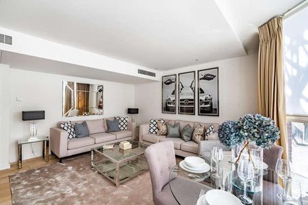 Kensington High Street, Kensington, London, W8 - Photo 5