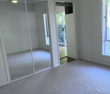 17A Tussock Crescent, Elanora QLD 4221 - House For Rent - $490 | Do... - Photo 2