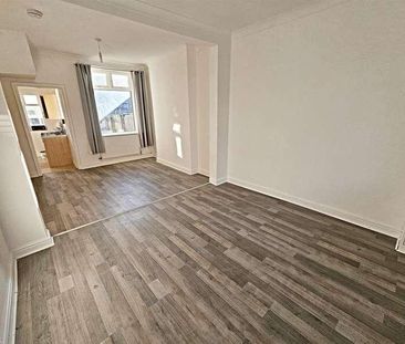 Augustus Street, Ynysybwl, CF37 - Photo 1