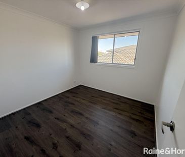 Double-Storey Family Home with Spacious Backyard - Photo 6