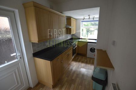 3 bedroom semi-detached house to rent - Photo 4