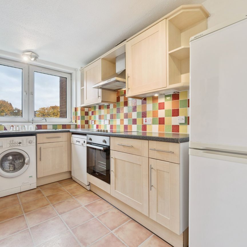 Clarence Gardens - Photo 1