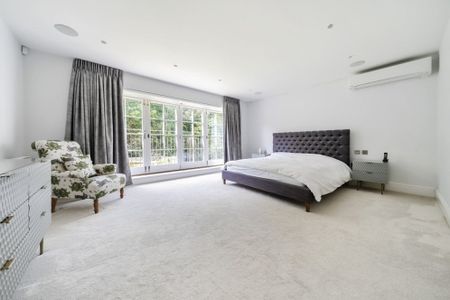 6 bedroom detached house to rent - Photo 4