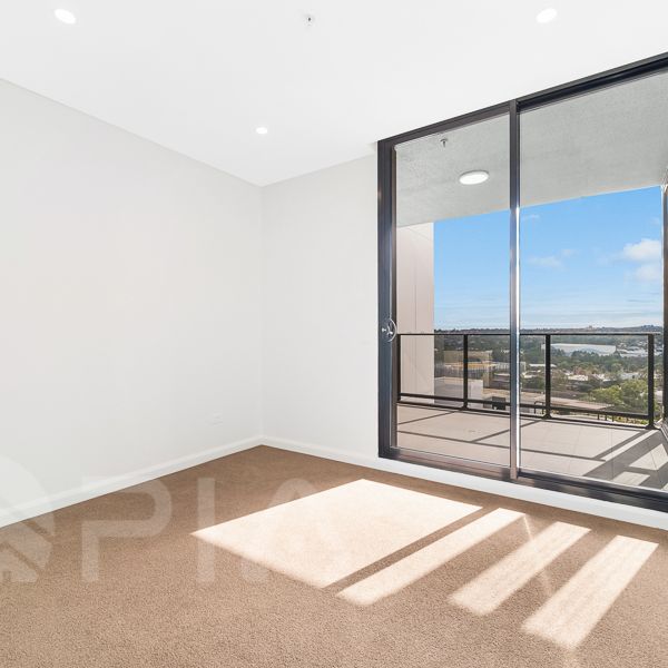 Brand new apartment with commanding view - Photo 1