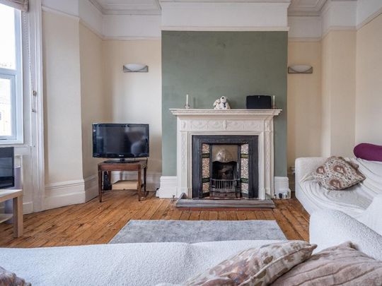 3 bedroom apartment to rent - Photo 1