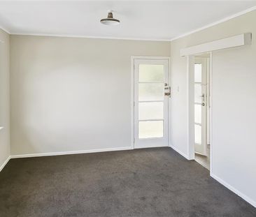 St Johns - Rennovated 1 bedroom + Office - Photo 3