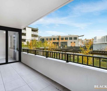 Luxury Two-Bedroom Apartment with Lifestyle Perks - Photo 1