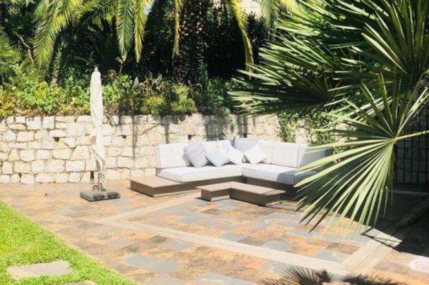 JOLIE VILLA AU CALME DANS UN DOMAINE - Photo 1