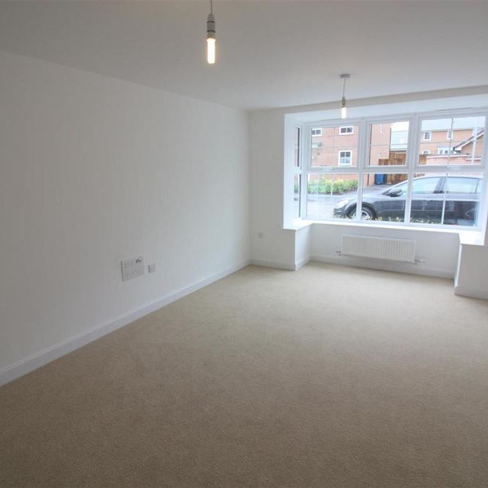 4 bedroom detached house to rent - Photo 1