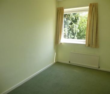 Grosvenor Park Gardens, ., Leeds - Photo 2