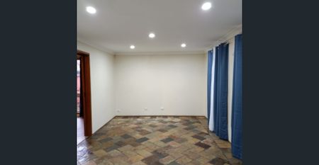 Walk to Plumpton Shopping Centre, Great Schools and Public Transport - Photo 2